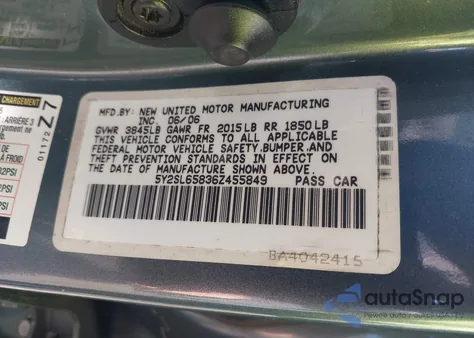 2006 Pontiac Vibe из США, поврежденный, VIN 5Y2SL65836Z455849